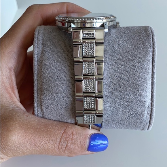 Michael Kors silver watch - Picture 3 of 5